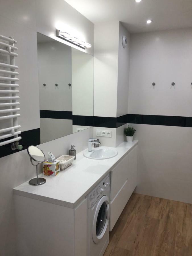 Klimatyzowany Apartament Roma Z Garazem Podziemnym Kielce Eksteriør billede